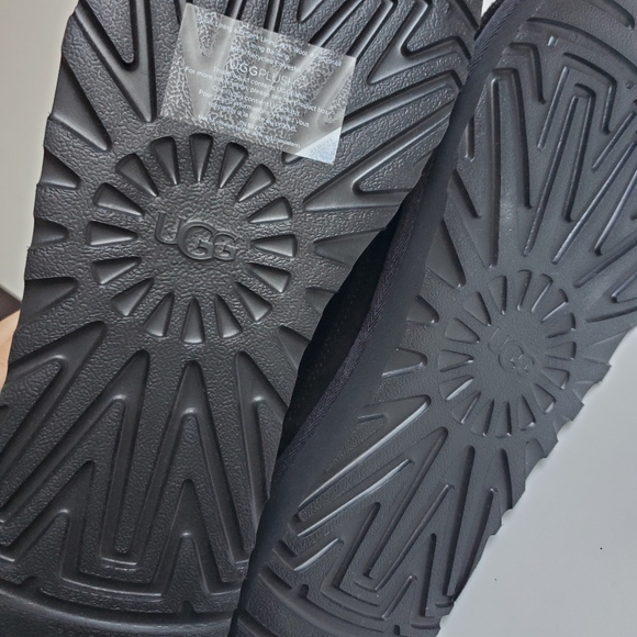 UGG Classic Mini Boots BLACK MENS Size 13 - Picture 15 of 15